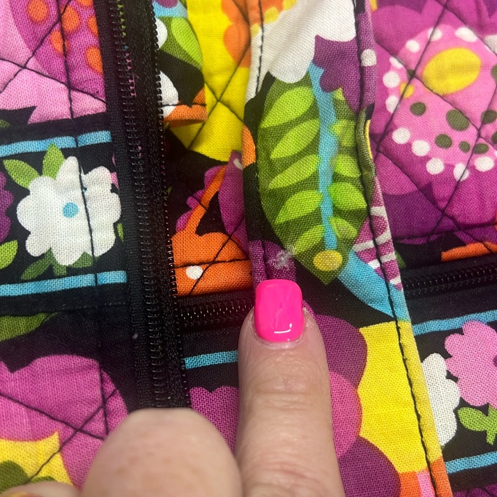 Vera Bradley Crossbody in Va Va Bloom - Picture 15 of 15